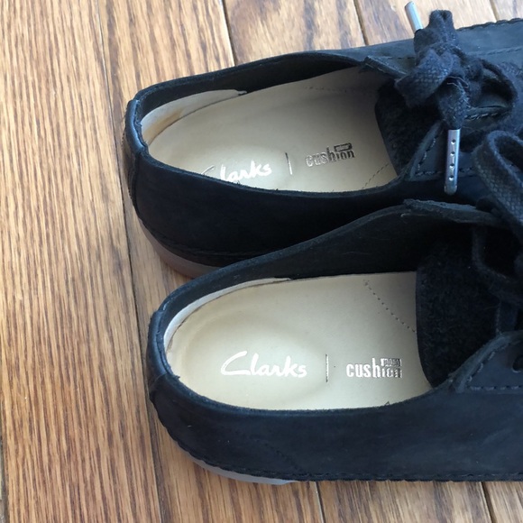 VERY comfy Clarks leather tennis shoes size 7 - Picture 3 of 3